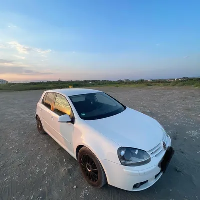 Volkswagen Golf 2008 në shitje