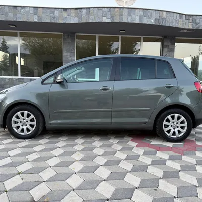 Volkswagen Golf 2005 në shitje