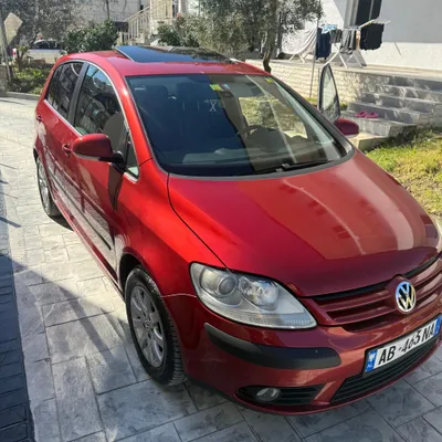 Volkswagen Golf 2008 në shitje