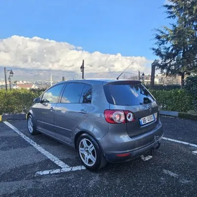 Volkswagen Golf 2006 në shitje