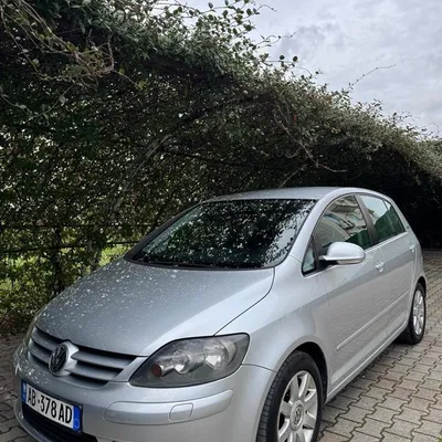 Volkswagen Golf 2006 në shitje
