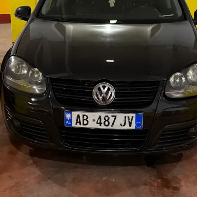 Volkswagen Golf 2008 në shitje