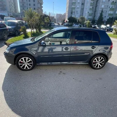 Volkswagen Golf 2008 në shitje