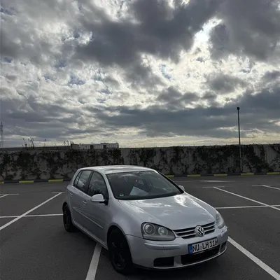 Volkswagen Golf 2005 në shitje