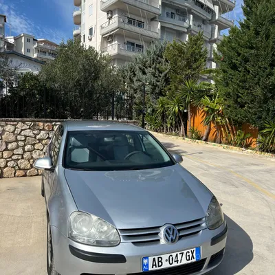 Volkswagen Golf 2004 në shitje
