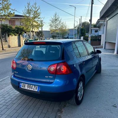 Volkswagen Golf 2004 në shitje