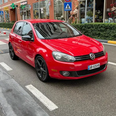 Volkswagen Golf 2012 në shitje
