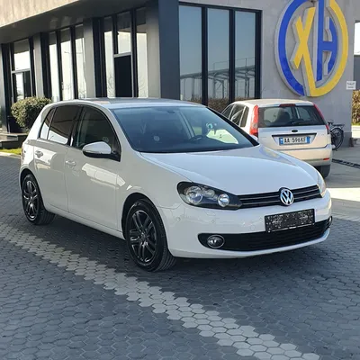 Volkswagen Golf 2012 në shitje