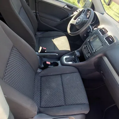 Volkswagen Golf 2012 në shitje