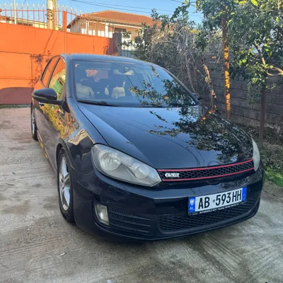 Volkswagen Golf 2009 në shitje