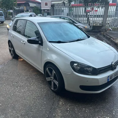 Volkswagen Golf 2010 në shitje