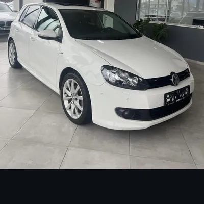 Volkswagen Golf 2012 në shitje