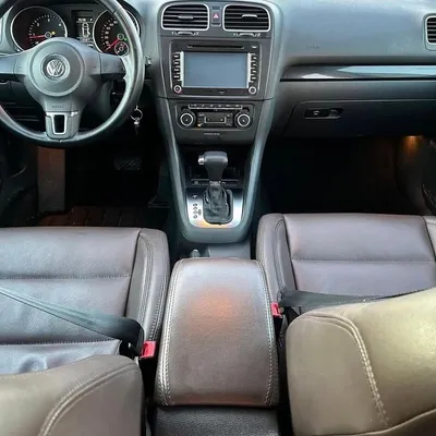 Volkswagen Golf 2010 në shitje