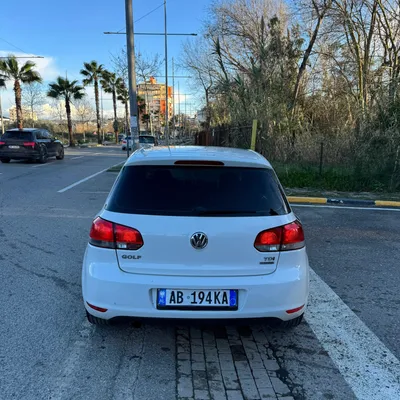Volkswagen Golf 2012 në shitje