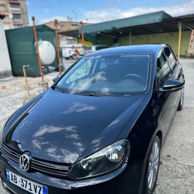 Volkswagen Golf 2012 në shitje