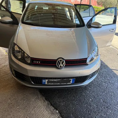 Volkswagen Golf 2011 në shitje