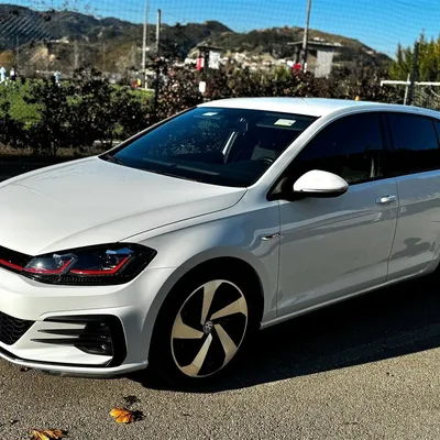 Volkswagen Golf 2020 në shitje