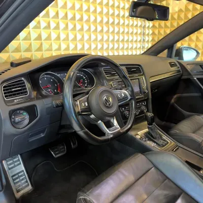 Volkswagen Golf 2015 në shitje