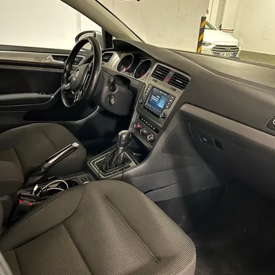 Volkswagen Golf 2016 në shitje