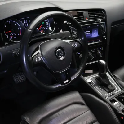 Volkswagen Golf 2014 në shitje
