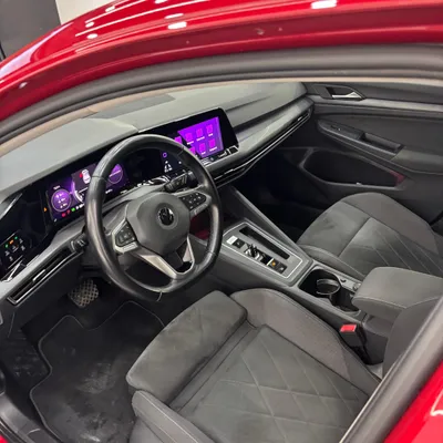 Volkswagen Golf 2021 në shitje