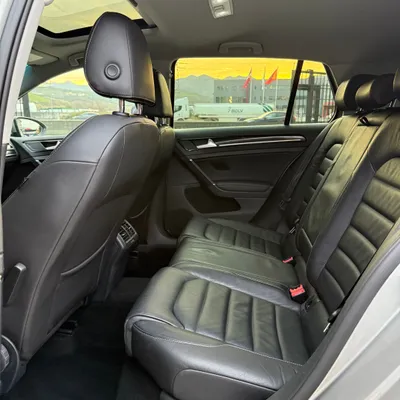 Volkswagen Golf 2014 në shitje