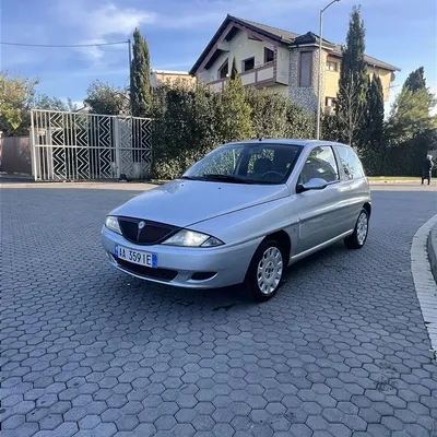 Lancia Ypsilon 2002 në shitje