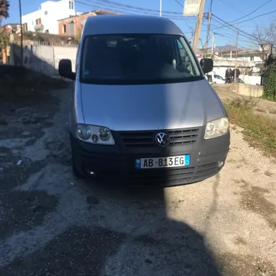 Volkswagen Caddy 2009 në shitje