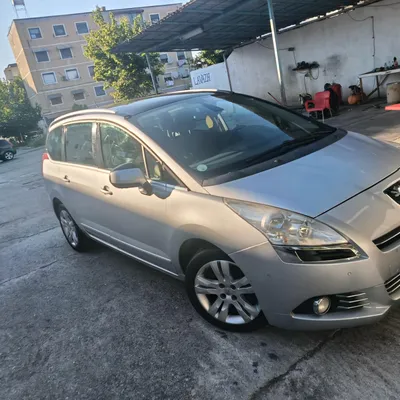 Peugeot 5008 2012 në shitje
