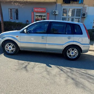 Ford Fusion 2003 në shitje