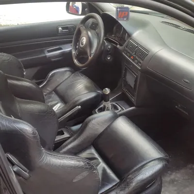 Volkswagen Golf 2003 në shitje