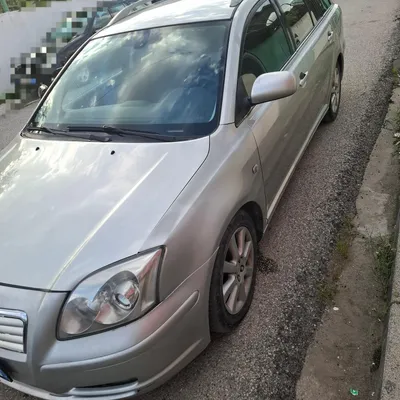 Toyota Avensis 2004 në shitje