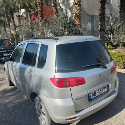 Mazda 2 2004 në shitje