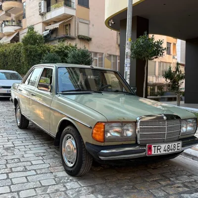 Mercedes-Benz W123 1983 në shitje