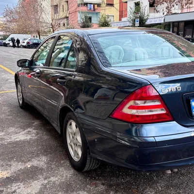 Mercedes-Benz C-class 2004 në shitje