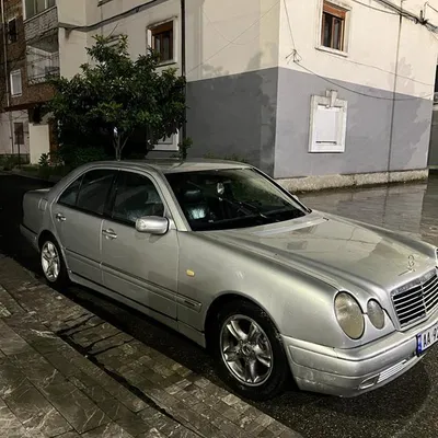 Mercedes-Benz E-class 1998 në shitje