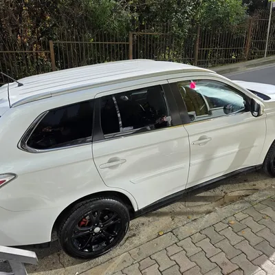 Mitsubishi Outlander 2013 në shitje