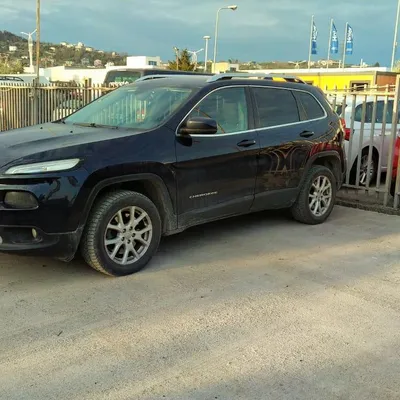 Jeep Cherokee 2015 në shitje