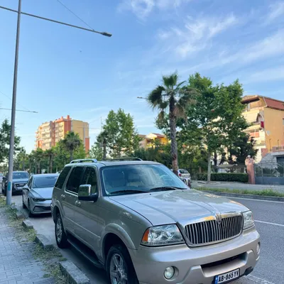 Lincoln Town Car