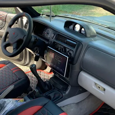 Mitsubishi Pajero 2002