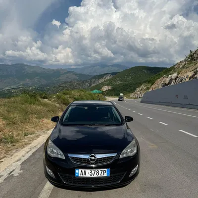 Opel Astra 2011 në shitje
