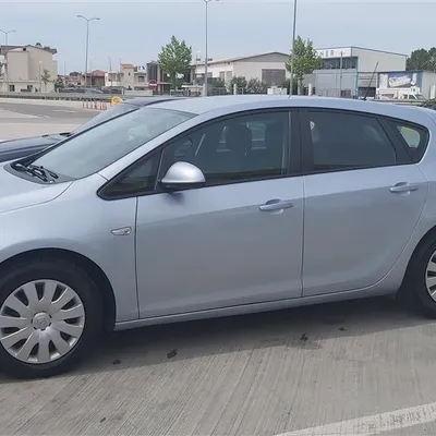 Opel Astra 2014 në shitje