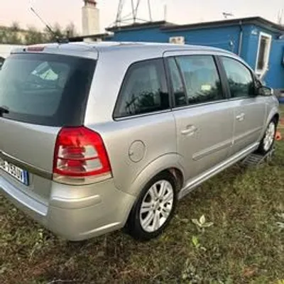 Opel Zafira 2008 në shitje