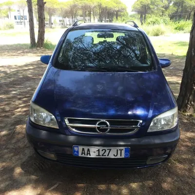 Opel Zafira 2004 në shitje