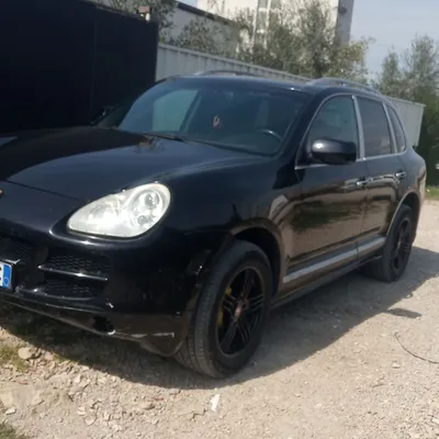 Porsche Cayenne 2001 në shitje