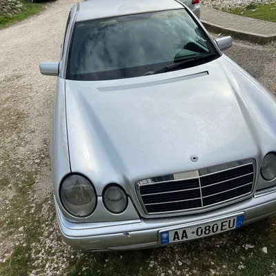 Mercedes-Benz E-class 1998 në shitje