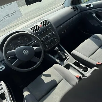 Volkswagen Golf 2004 në shitje