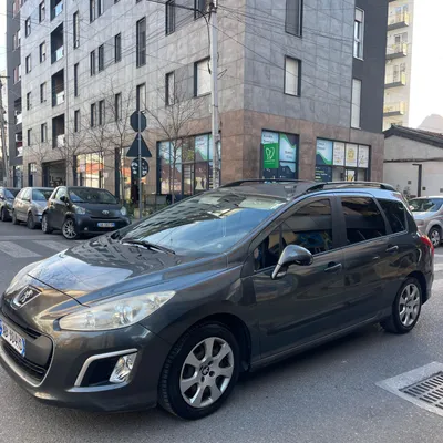 Peugeot 308 2012 në shitje