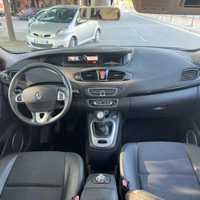 Renault Scenic 2012 në shitje