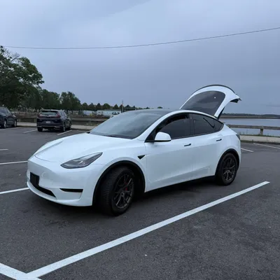 Tesla Model Y 2022 në shitje